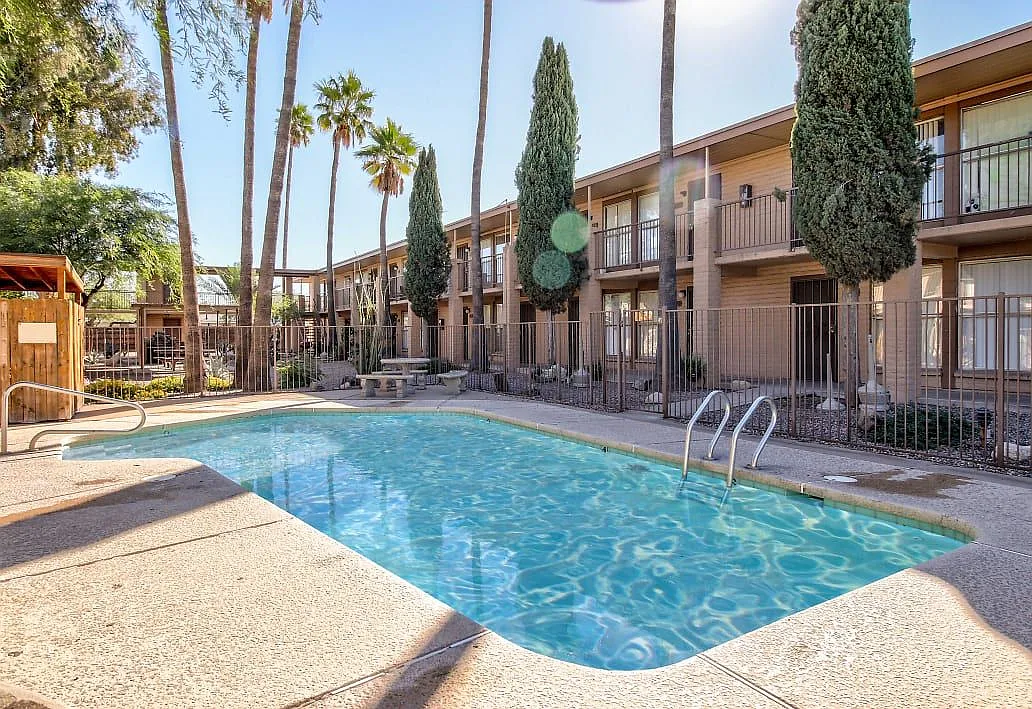Vista Hermosa Apts — Photo 1