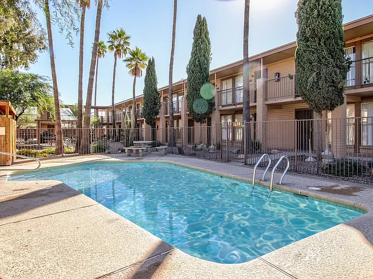 Vista Hermosa Apts — Photo 1