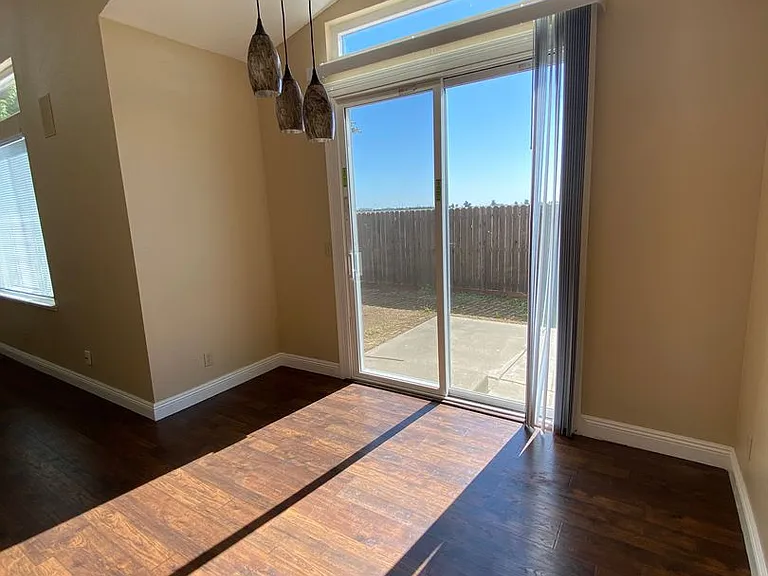 229 Potrero St — Photo 13