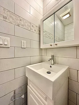 Rented by Keller Williams NYC | media 7