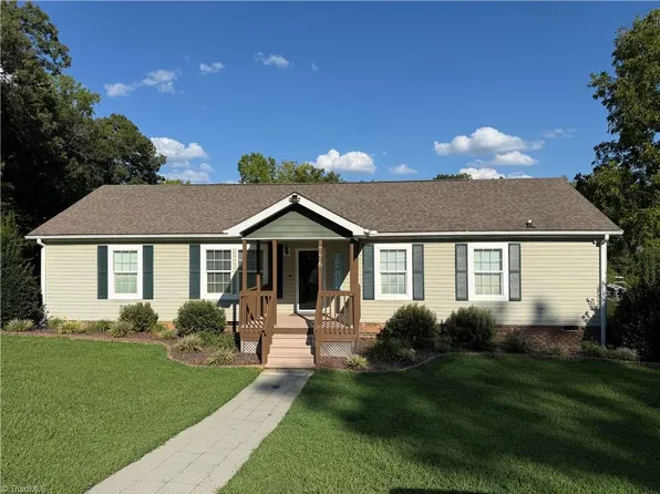 776 Lake Shore Ave, Lexington, NC 27292