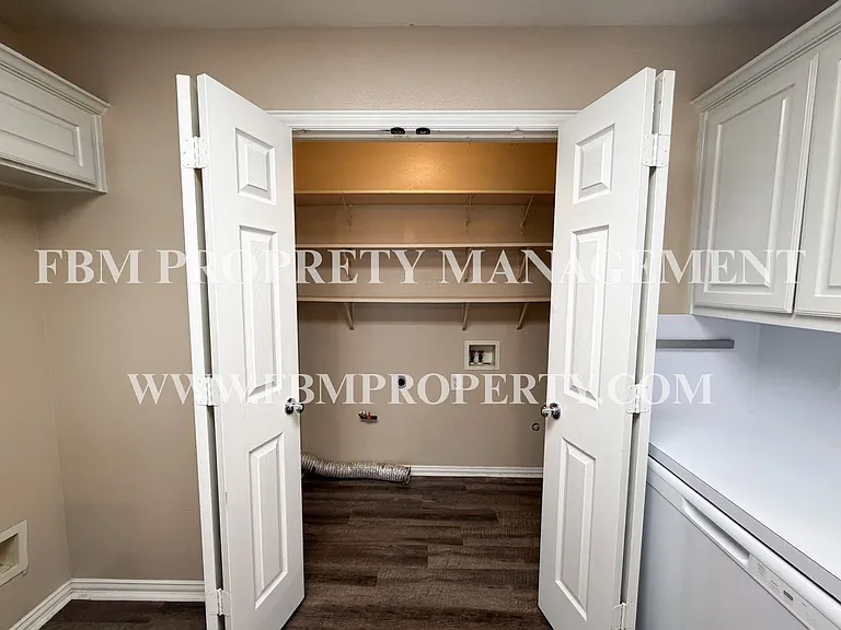 19 Country Club Place - 3 Bedroom, 2 Bathroom Home in Waxahachie, TX! — Photo 8