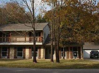 542 Robert E Lee Dr, Conroe, TX 77302