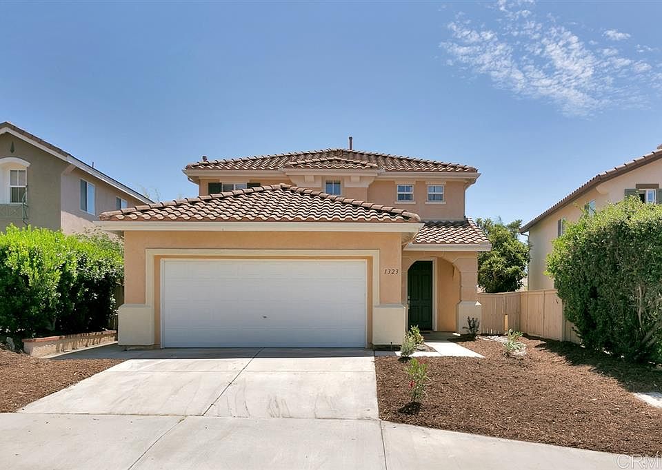 1st image of 1323 Avenida Pantera