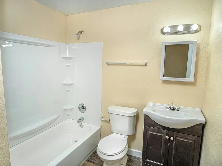 125 Southolme Ave — Photo 8