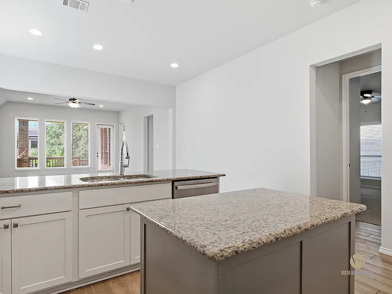 12613 Vittorio Gable — Photo 10