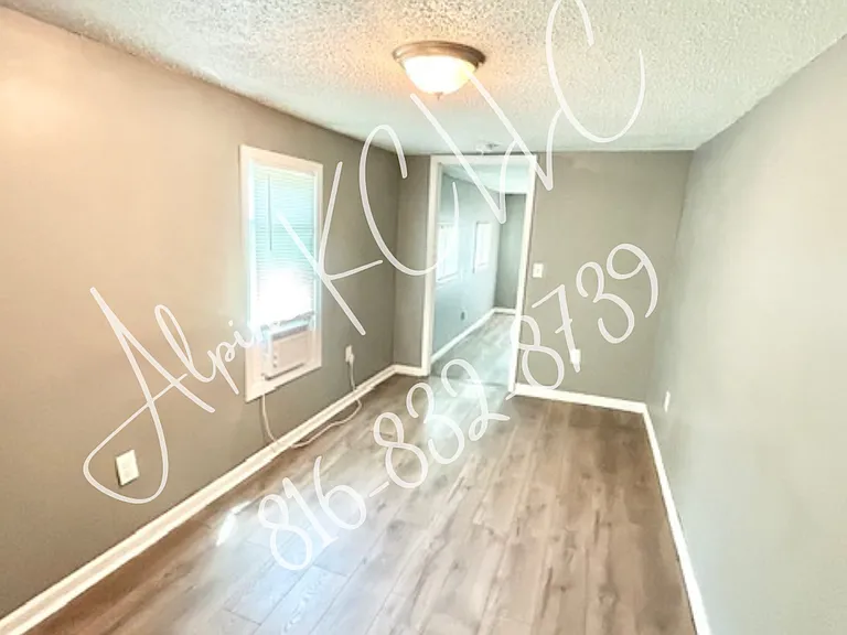 805 N Grand Ave — Photo 5