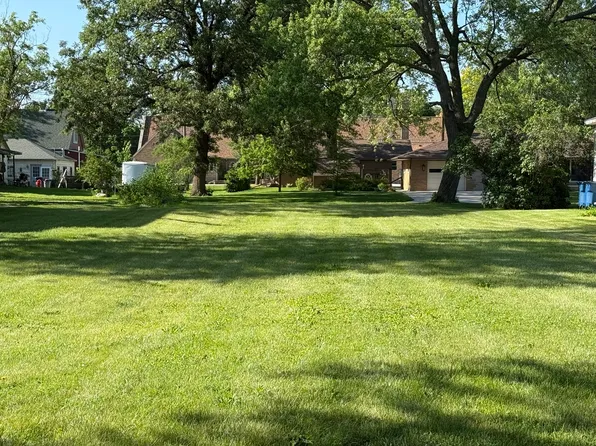405 E Delaware St, Dwight, IL 60420