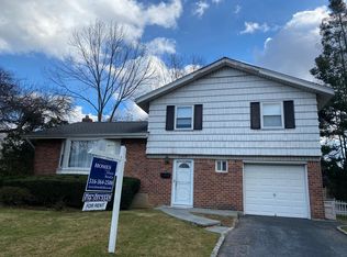 103 Wayne St, Jericho, NY 11753