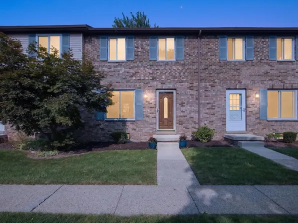 145 Sheffield Dr, Saline, MI 48176