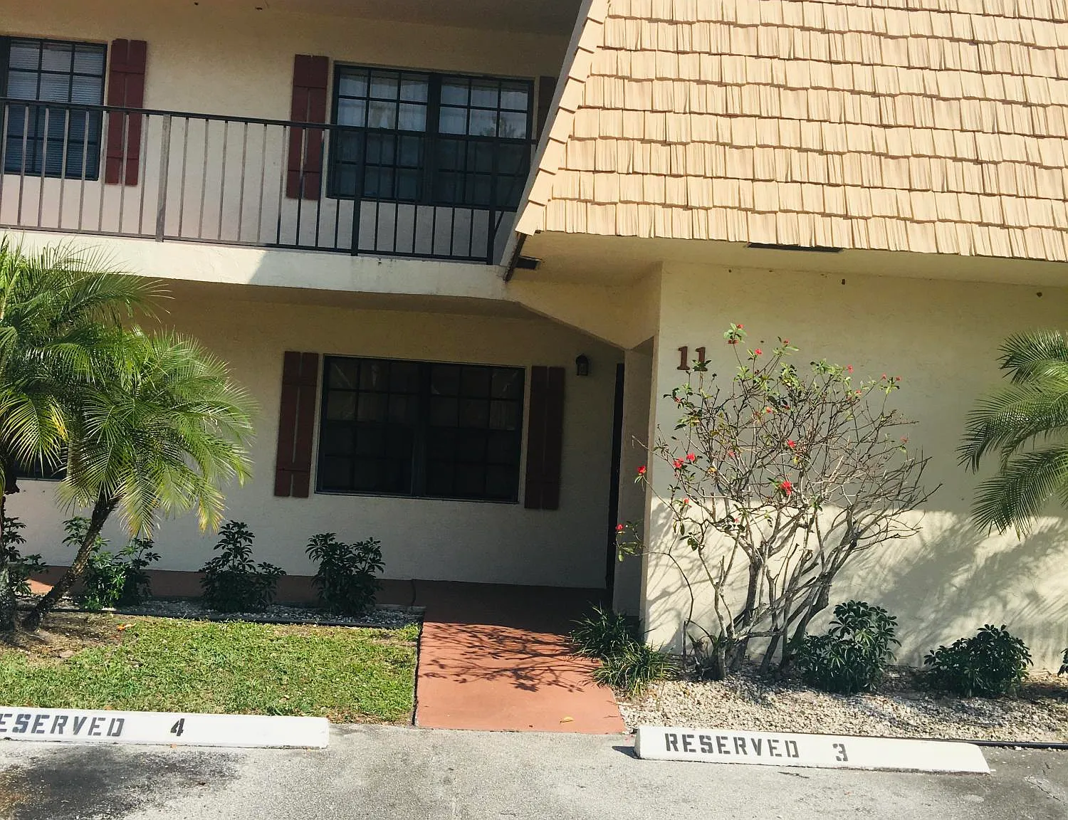 2 bed, 2.0 bath, 883 sqft, $1,950 — Photo 2