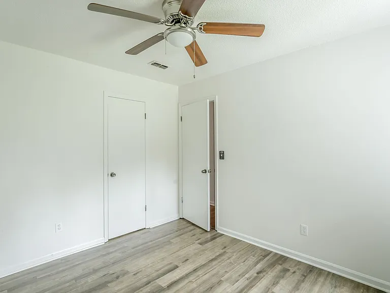 5770 Taggart Drive — Photo 17