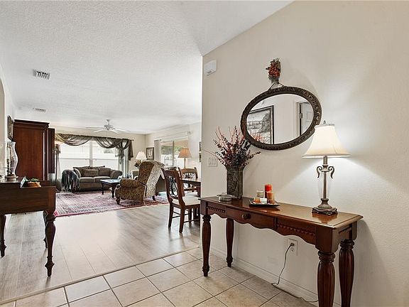 4th image of 17505 SE 84th Evergreen Ct