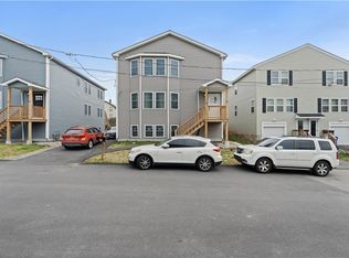 32 Alaska St, Providence, RI 02904