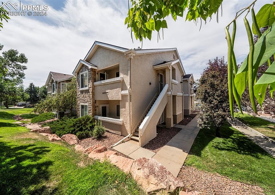 Strawberry Fields Condominiums 3850 Strawberry Field Grv Colorado