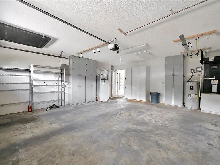 6044 Marella Dr — Photo 41