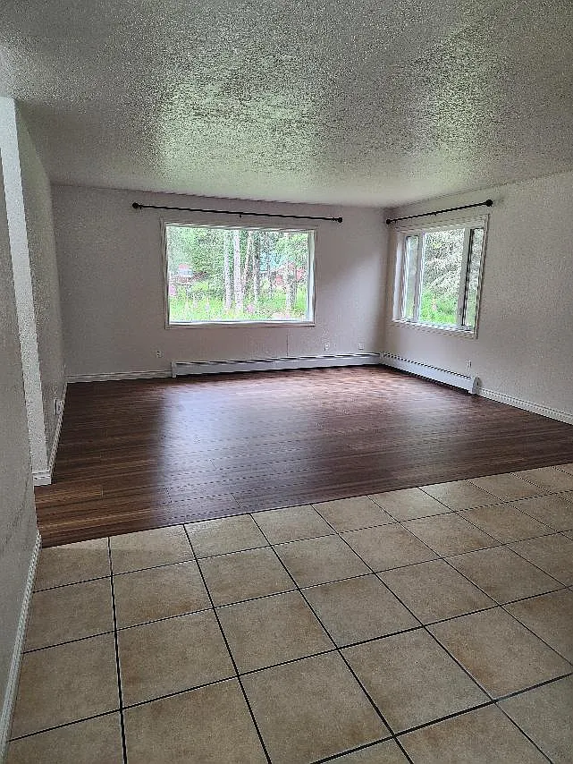 3 bed, 1060 sqft, $2,000 — Photo 3