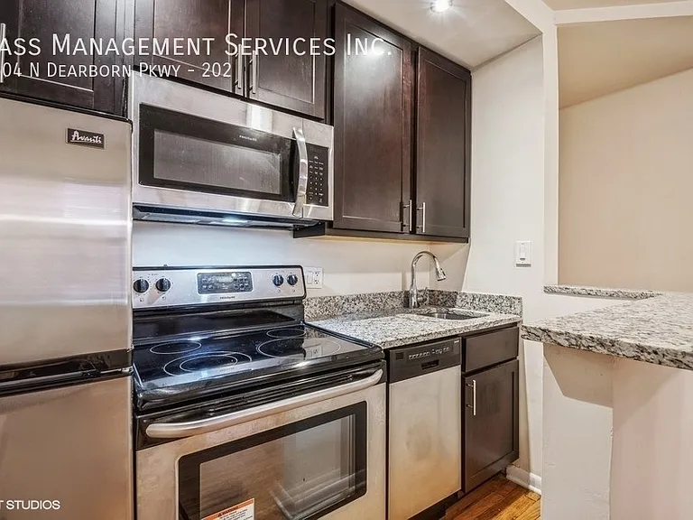 1504 N Dearborn Pkwy, Chicago, IL — Photo 25