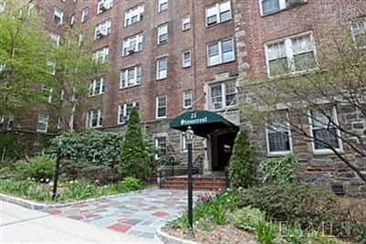 1st image of 21 N Chatsworth Ave APT 3J