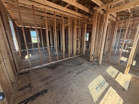 5th image of 427 Pebblestone Street
