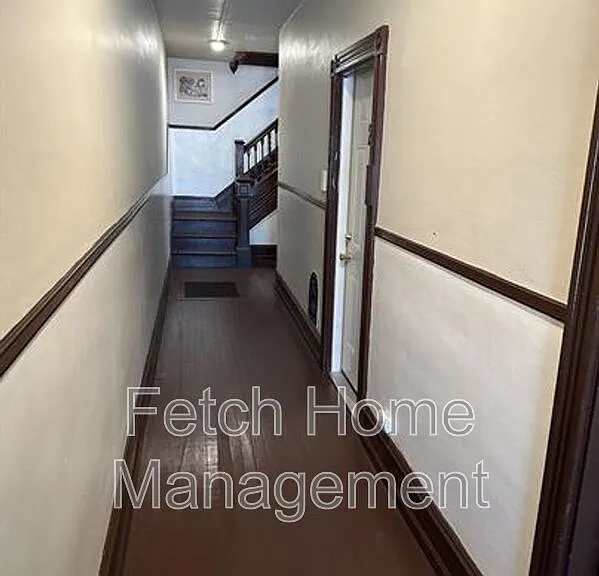 722 E King St #7 — Photo 8