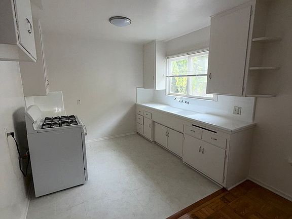 3rd image of 9309 National Blvd APT B