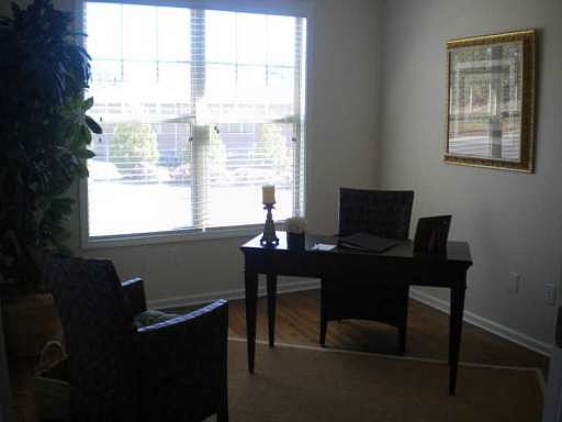 2nd image of 411 Larkspur Dr