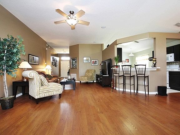 2nd image of 1120 Summer Breeze Dr
