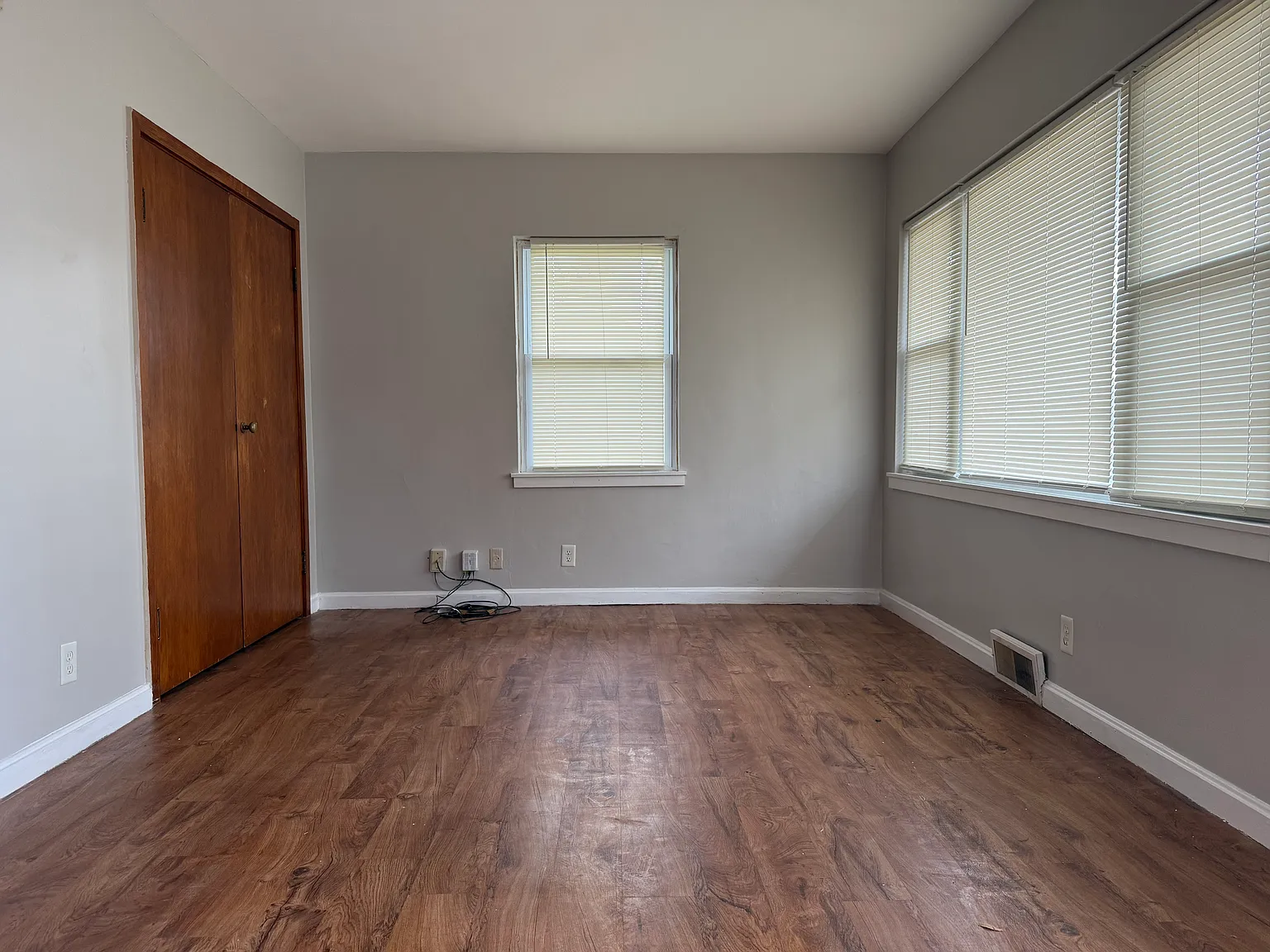 1339 E Illinois St — Photo 2
