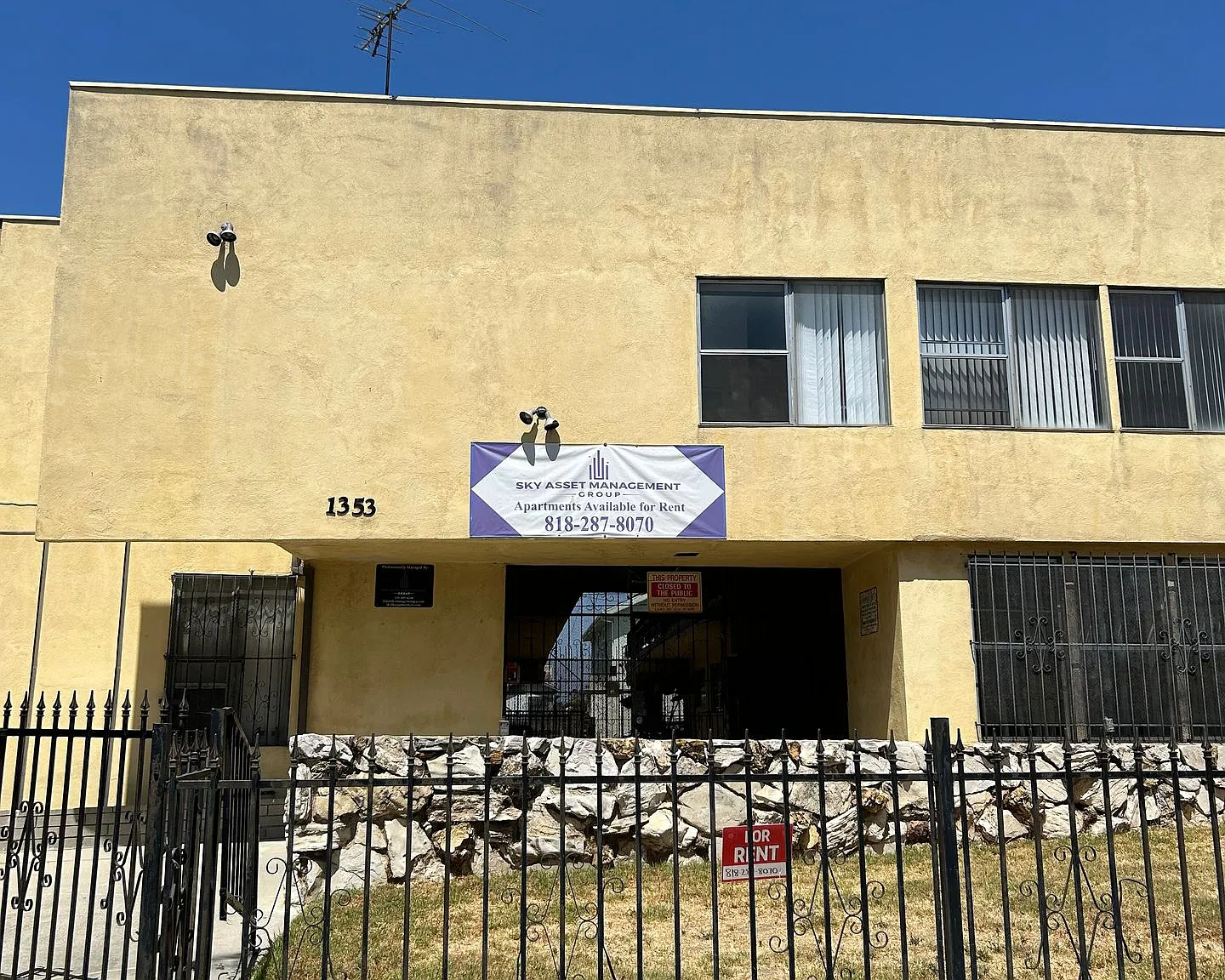 Rolland Curtis Pl — Photo 2