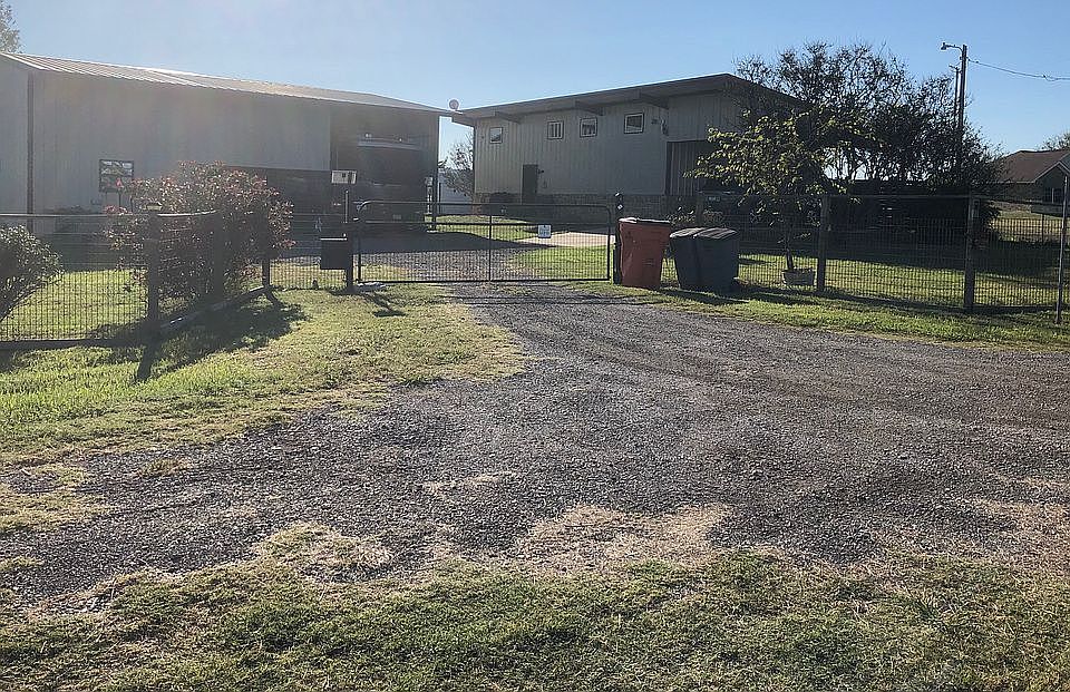1st image of 280 Bennett Ln