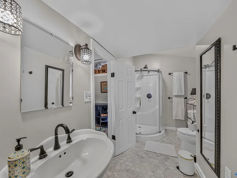 1231 Oshaughnessy Ave NE — Photo 25