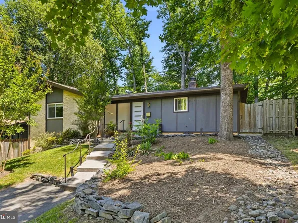 14513 Woodcrest Dr, Rockville, MD 20853