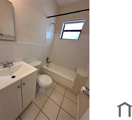 5th image of 417 NW 7th Ter APT 3