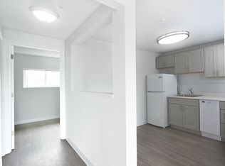 12520 SE Stark St APT 5, Portland, OR 97233