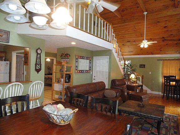 3rd image of 529 Warrior Ln