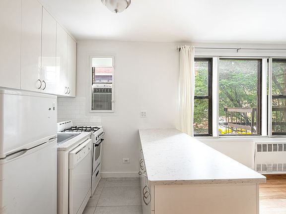 2nd image of 400 W 58th St APT 3C
