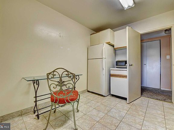 4th image of 6001 Arlington Blvd APT 702