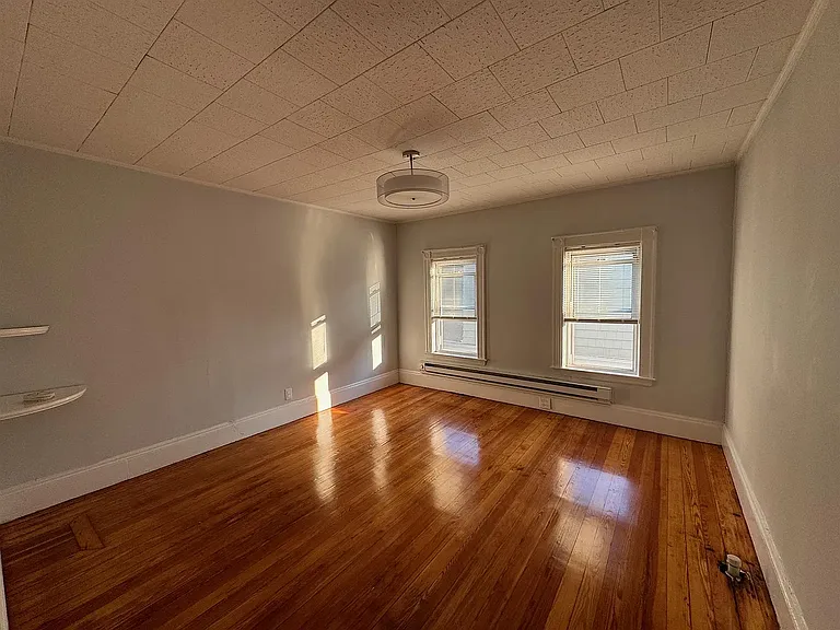 Bedroom, with walk in closet