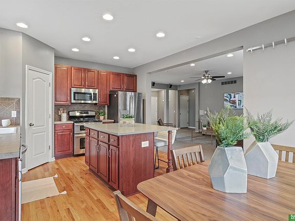 4th image of 5531 N 150th St