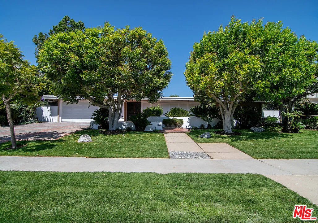5 bed, 5.0 bath, 4471 sqft, $25,000 — Photo 4