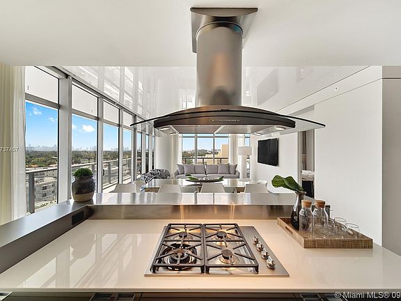 5th image of 3737 Collins Ave #S-903