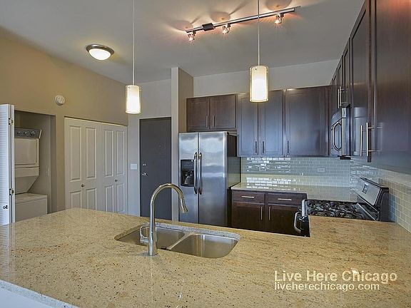 3rd image of 2300 S Michigan Ave #1-708