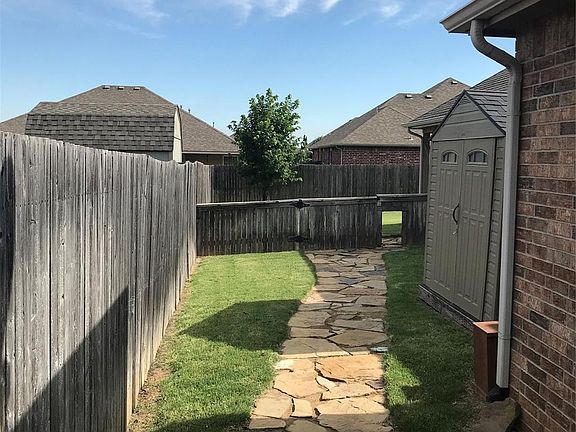 4th image of 3312 E Emmitsburg Pl