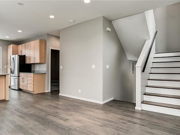 3rd image of 820 E 27th St