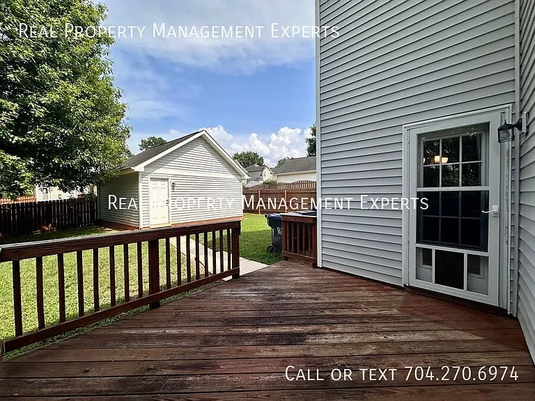 7603 Rolling Meadows Ln — Photo 22