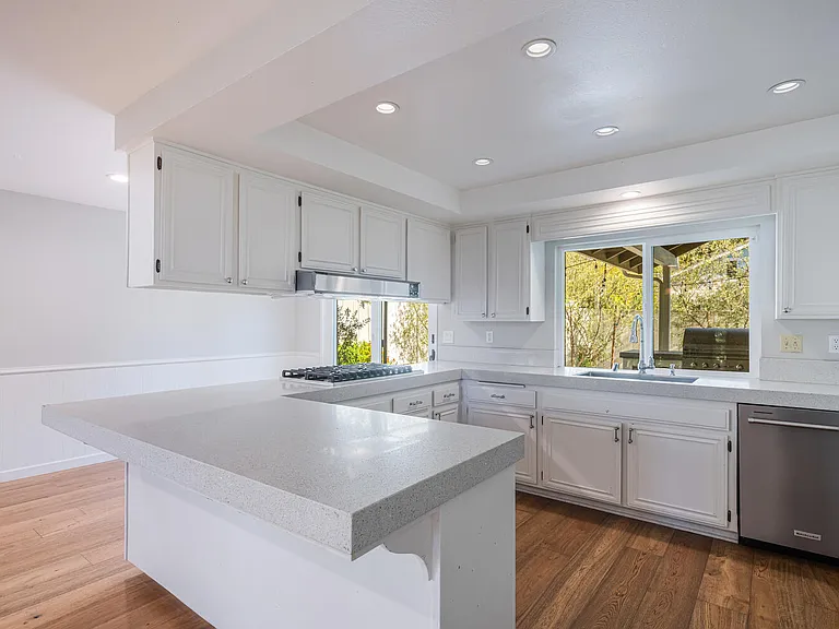 1316 Avenida De Cortez — Photo 17