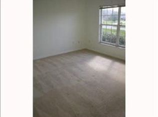 2914 Foraker Way, Kissimmee, FL 34758