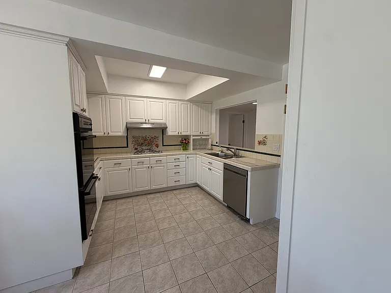 Vanalden Ave — Photo 7