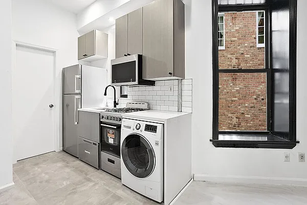 Rented by Dynamik Realty | media 11